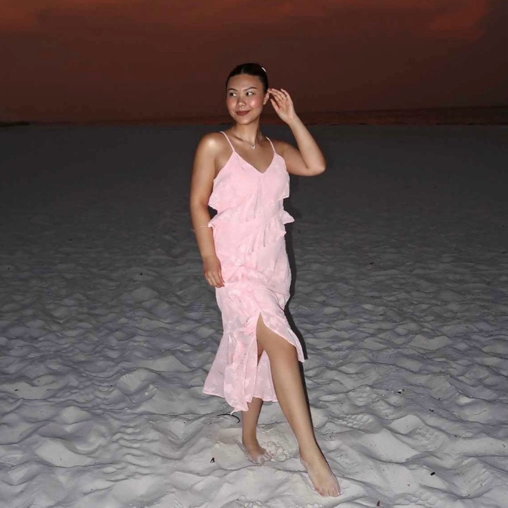 BEAUTIFUL RUFFLE MIDI DRESS - Picture 4 of 8